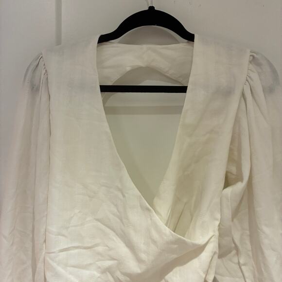 NWT Peixoto Cream Cropped Wrap Open Back Blouse Medium - Picture 3 of 9